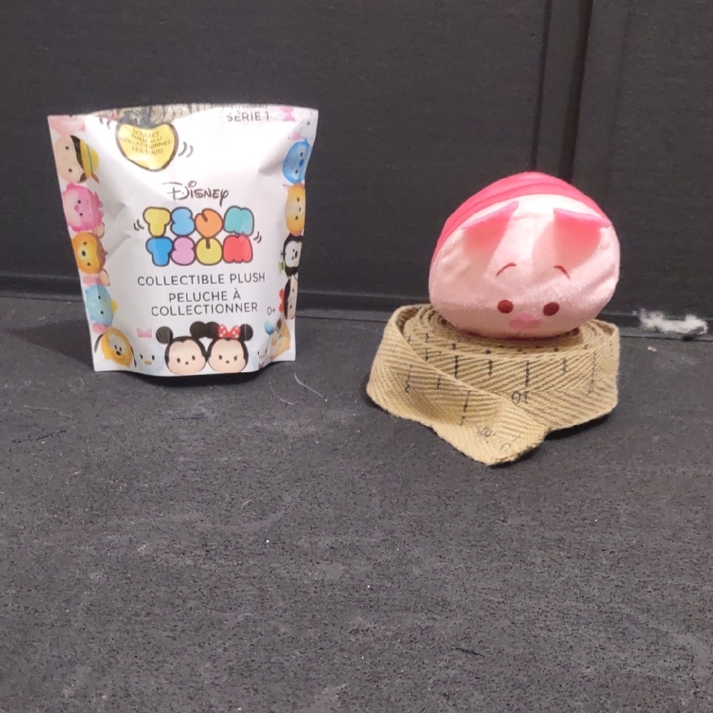 SLIGHTLY USED COLLECTIBLE TSUM TSUM SERIES 1 (PIGLET)